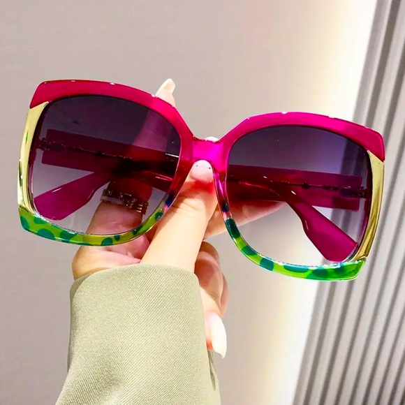 Accessories - Oversized Pink and Green Tortoiseshell Glasses